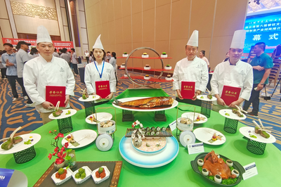 做強(qiáng)餐飲產(chǎn)業(yè)，提升餐飲服務(wù)核心價(jià)值